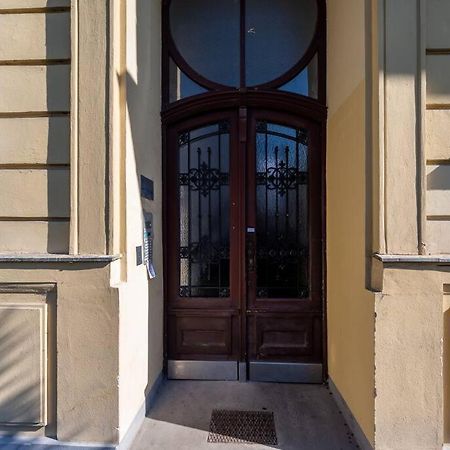 Апартаменты Cozy 1Br Duplex Near Center By Hm Вена Экстерьер фото
