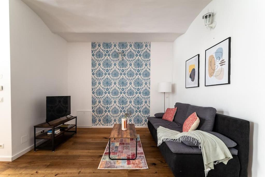Апартаменты Cozy 1Br Duplex Near Center By Hm Вена Экстерьер фото